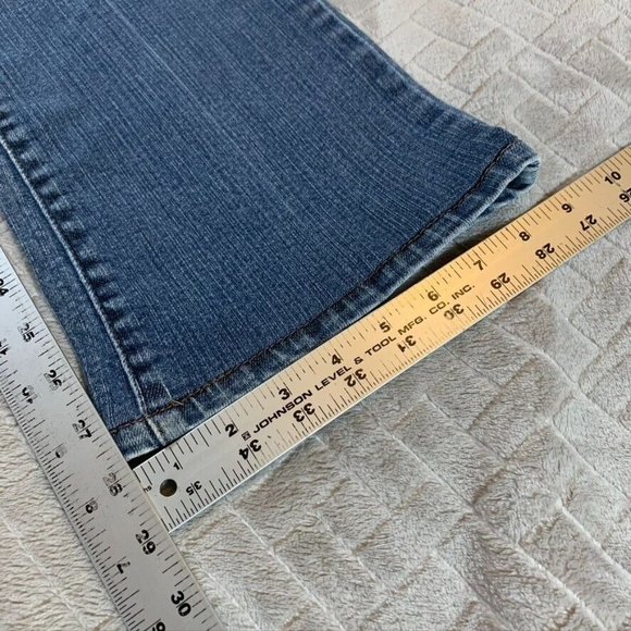 Levis Womens 6 Denim Jeans Blue 515 Boot Cut Mid Rise Medium Wash Stretch - Picture 8 of 12